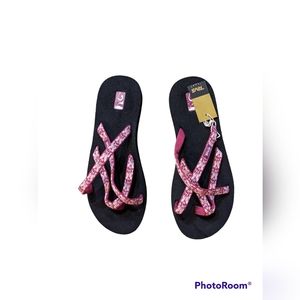 Teva Olowahu flip flop / thong / sandals, size 8, pink